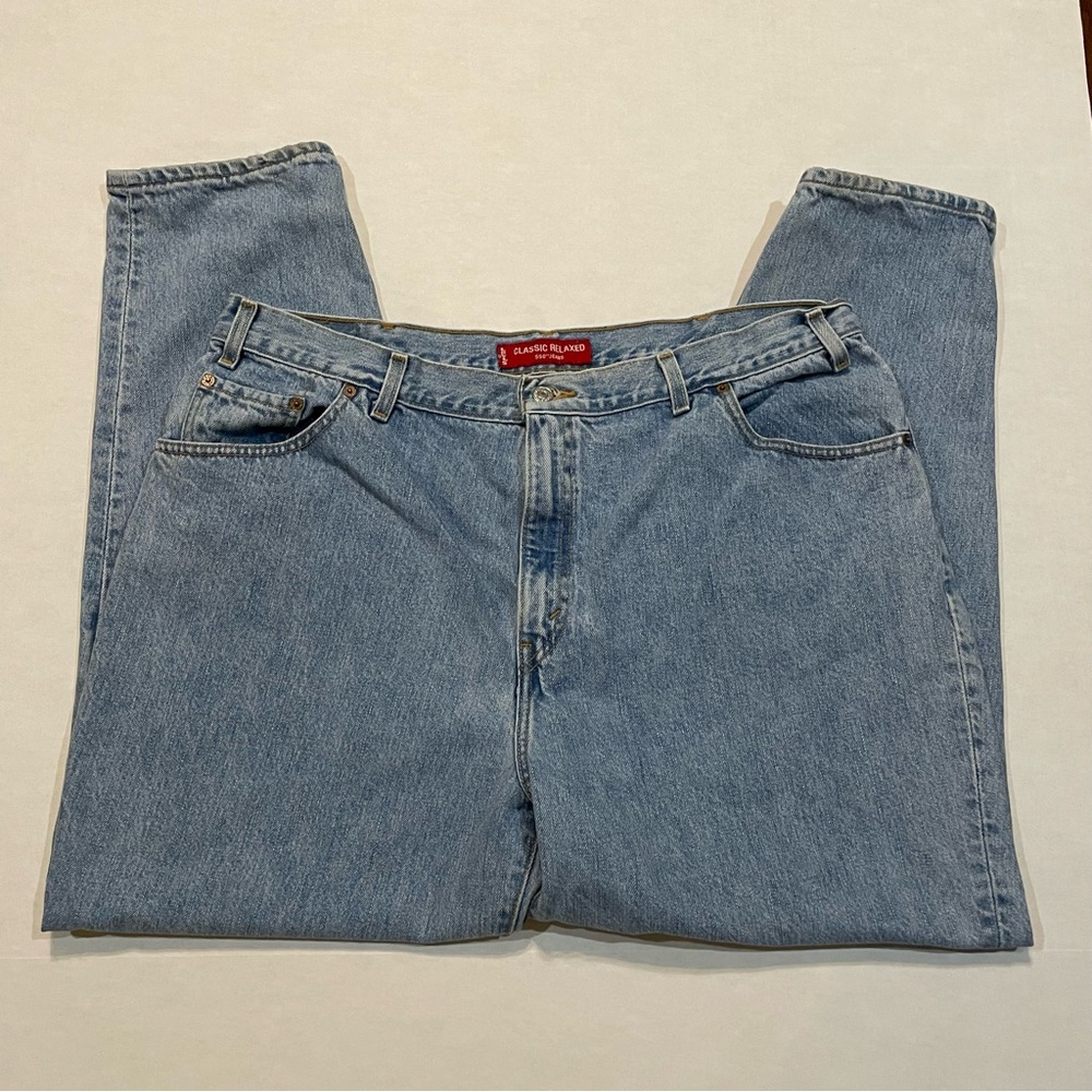 Vintage Levi's 550 Classic Relaxed Fit Tapered Leg Women's Size 22S Mom Jeans